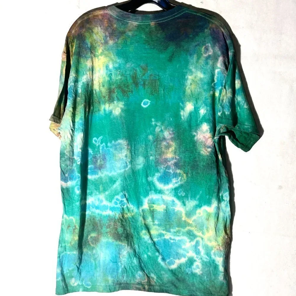 Christmas Tee Shirt Size Large NWOT Green Cotton Unisex Gift Tie Dyed